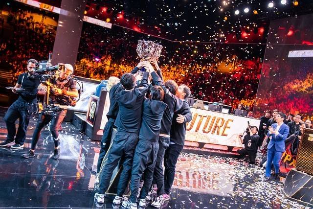 LPL夏季总决赛IG全华班力克TES夺冠,电竞新纪元开启