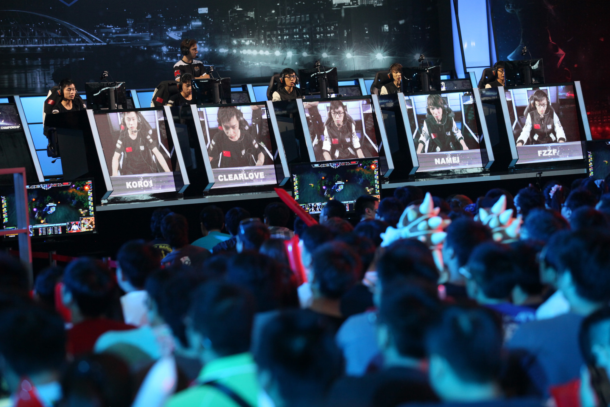 焕烽痛批LPL环境：电竞舆论与网络指责下的职业选手压力困境